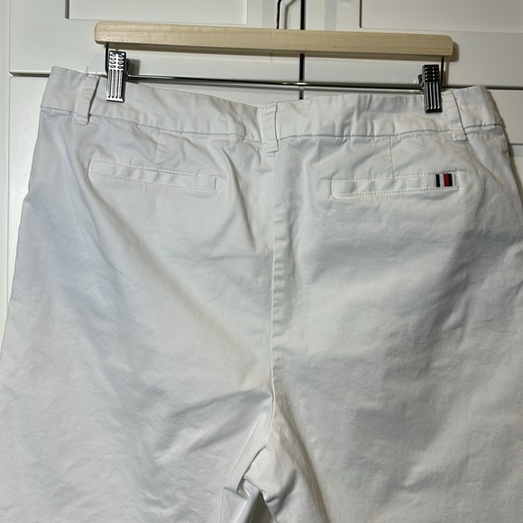 Tommy Hilfiger 10" Bermuda Stretch Shorts White Women’s Size 18 - Picture 11 of 14